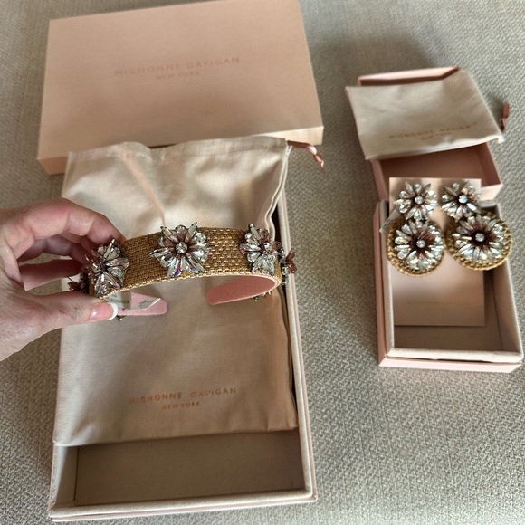 NWT headband and earrings Stunning!